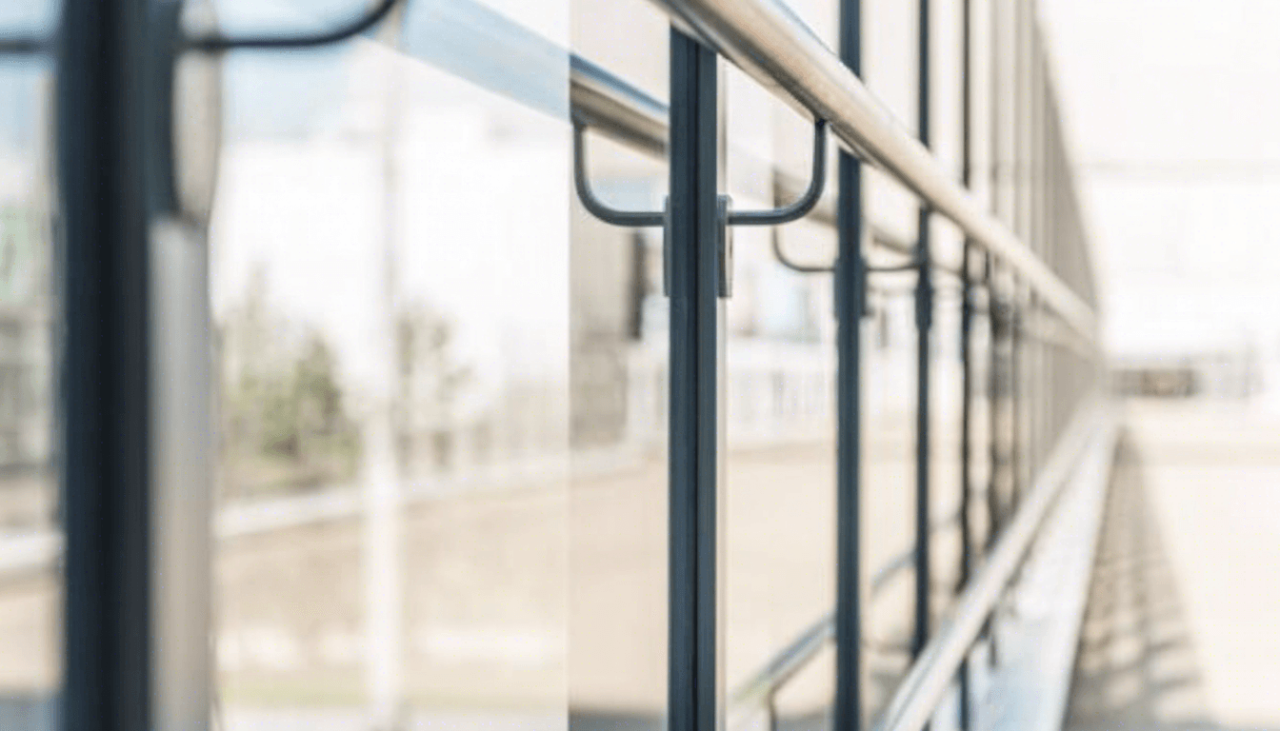 техники за монтаж на алуминиеви парапети